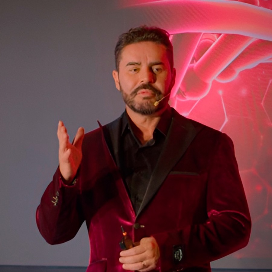 Dr. Pablo Melo
